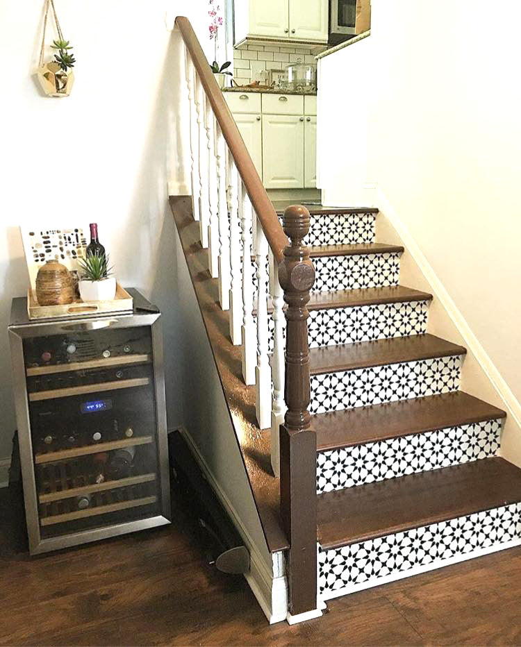 Pacific black Peel & Stick Stair Strip